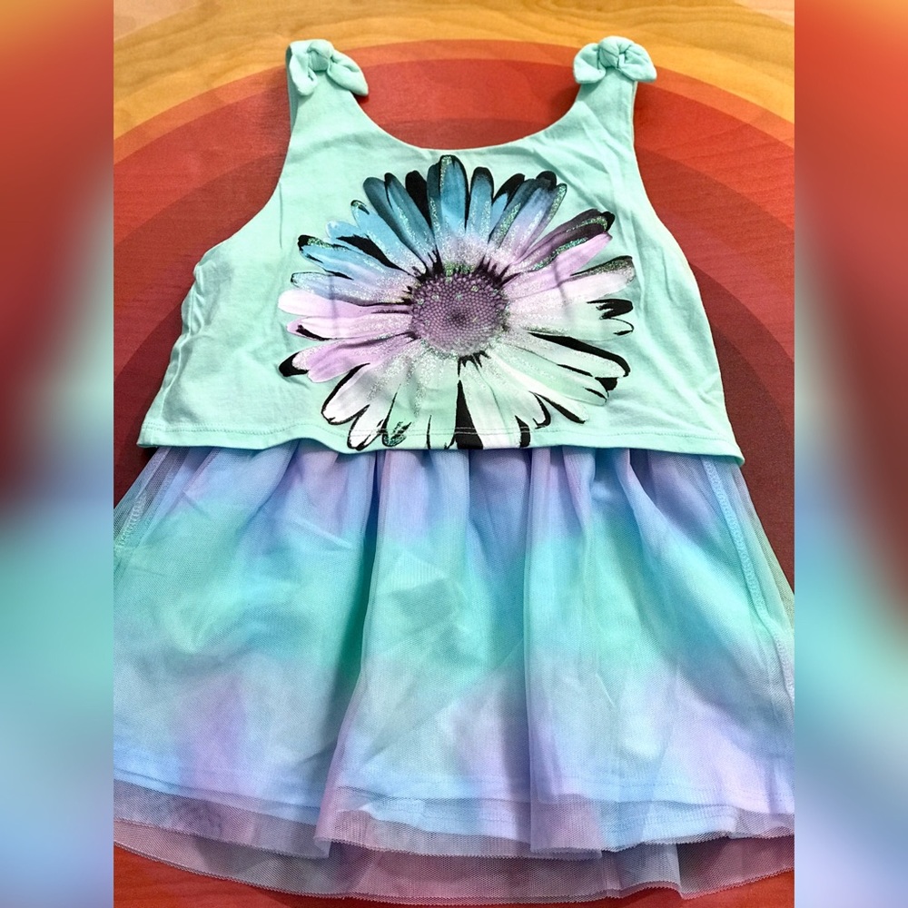 Girls daisy tank top by Justice  💕